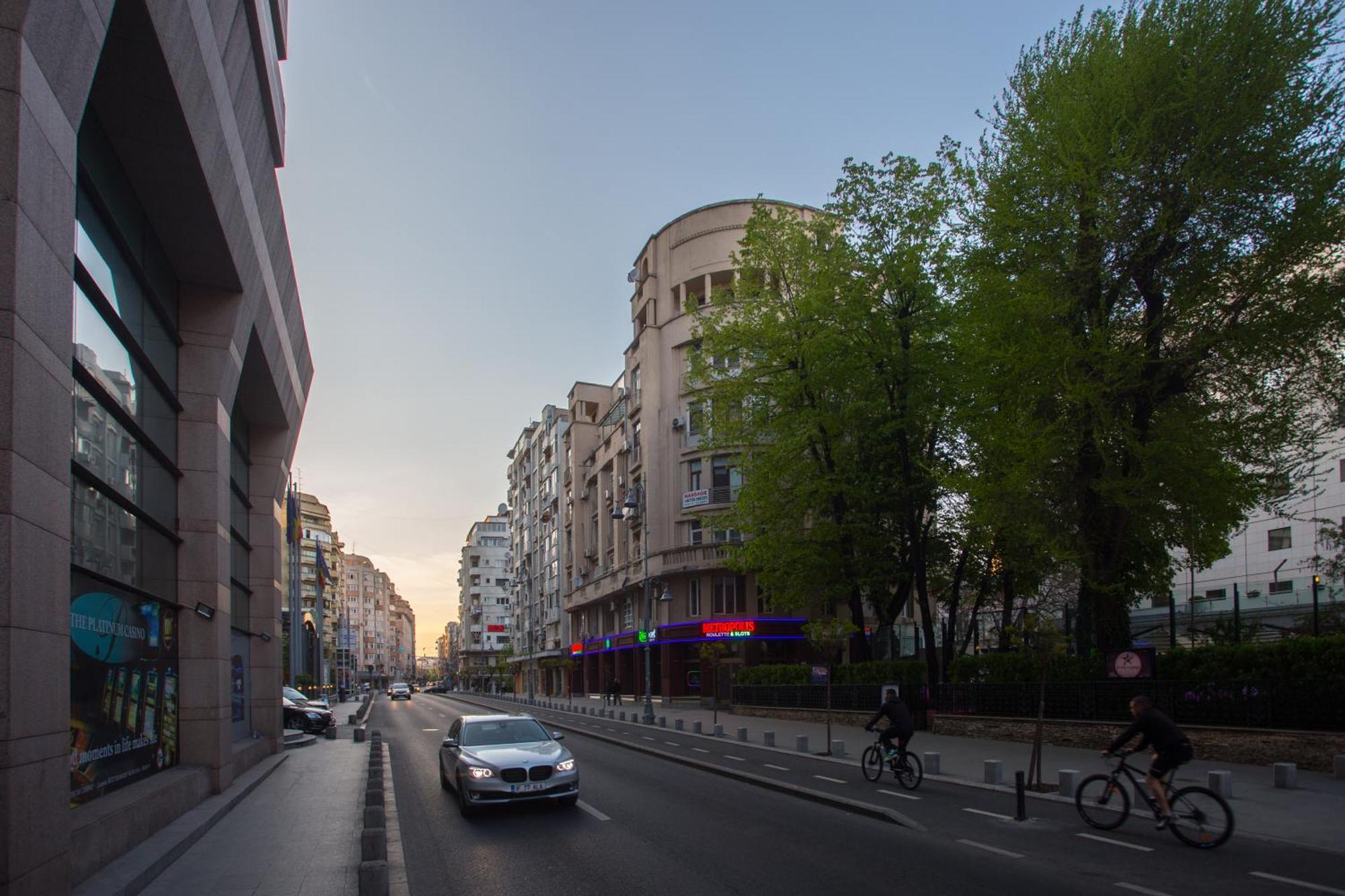 Eclectic 3 Bedroom Calea Victoriei By Urbanesq Bukarest Exteriör bild