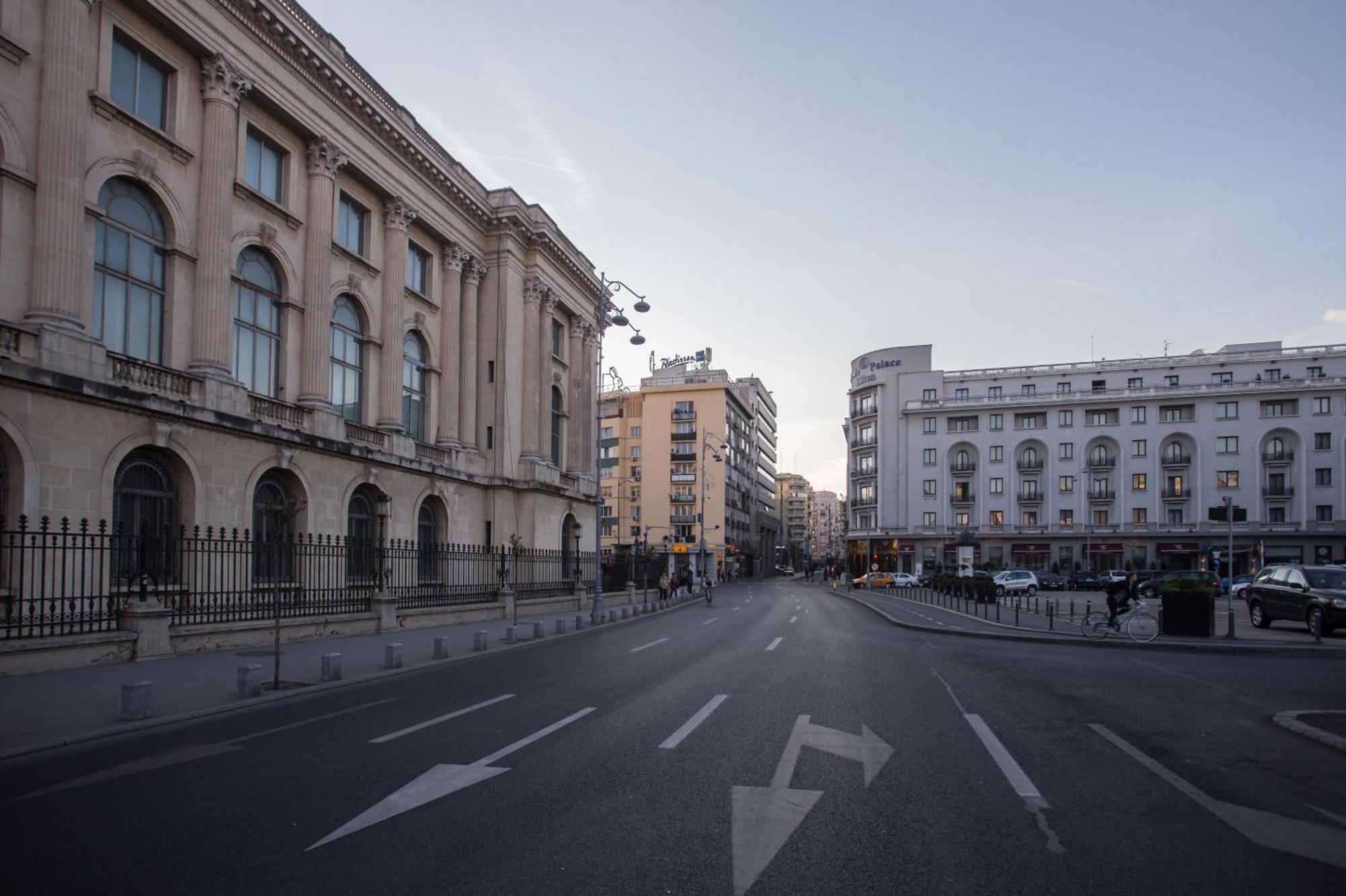 Eclectic 3 Bedroom Calea Victoriei By Urbanesq Bukarest Exteriör bild
