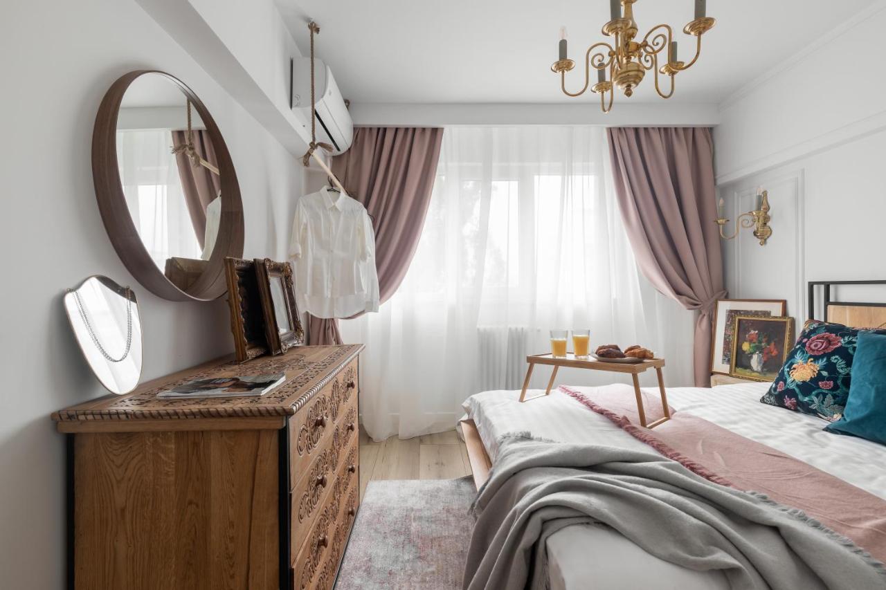 Eclectic 3 Bedroom Calea Victoriei By Urbanesq Bukarest Exteriör bild