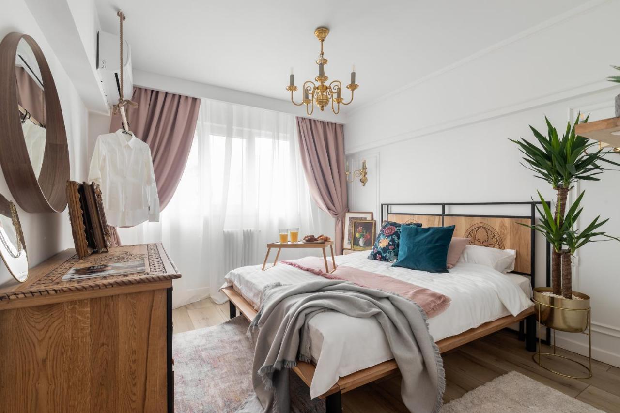 Eclectic 3 Bedroom Calea Victoriei By Urbanesq Bukarest Exteriör bild