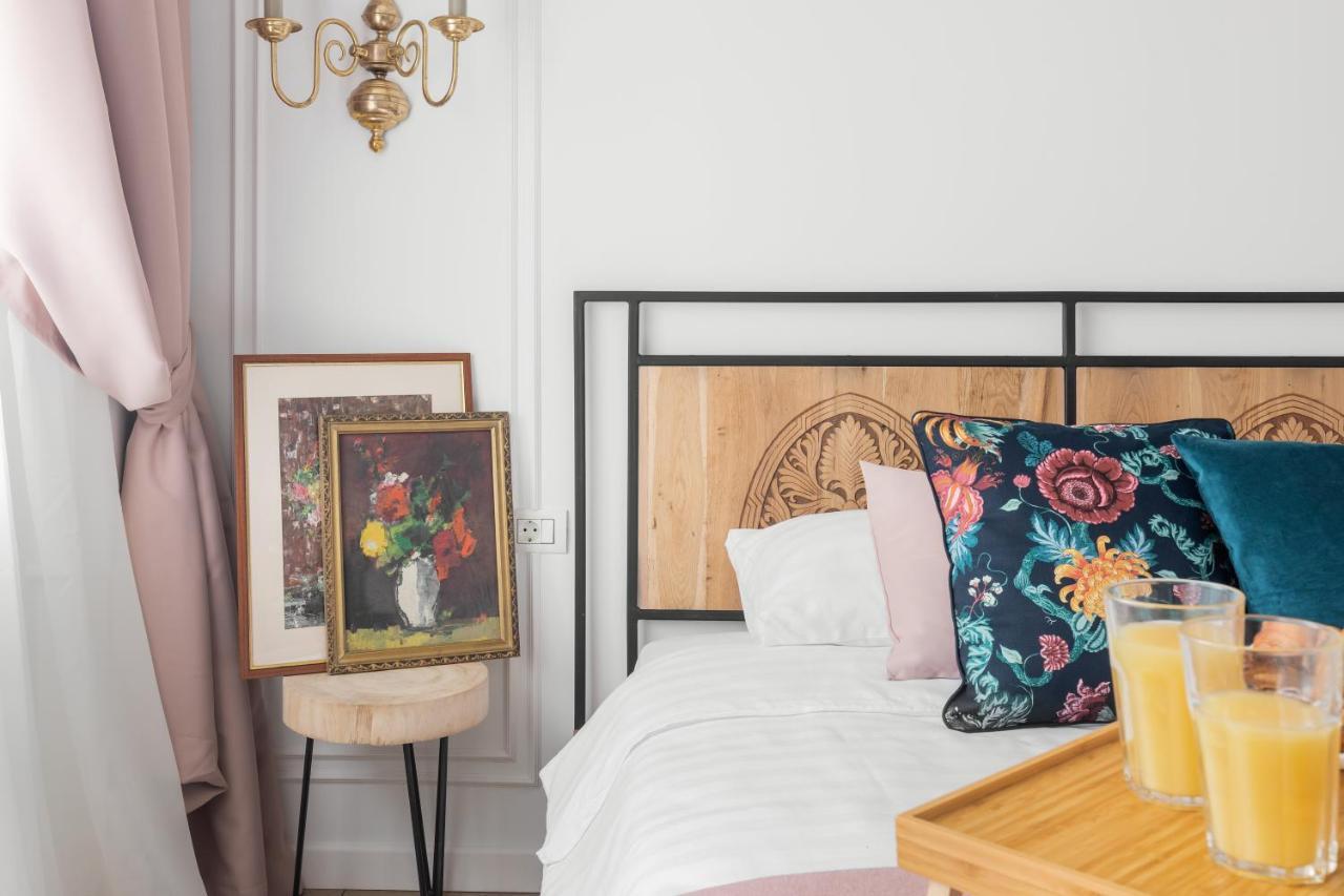 Eclectic 3 Bedroom Calea Victoriei By Urbanesq Bukarest Exteriör bild