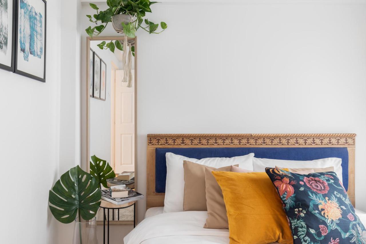 Eclectic 3 Bedroom Calea Victoriei By Urbanesq Bukarest Exteriör bild