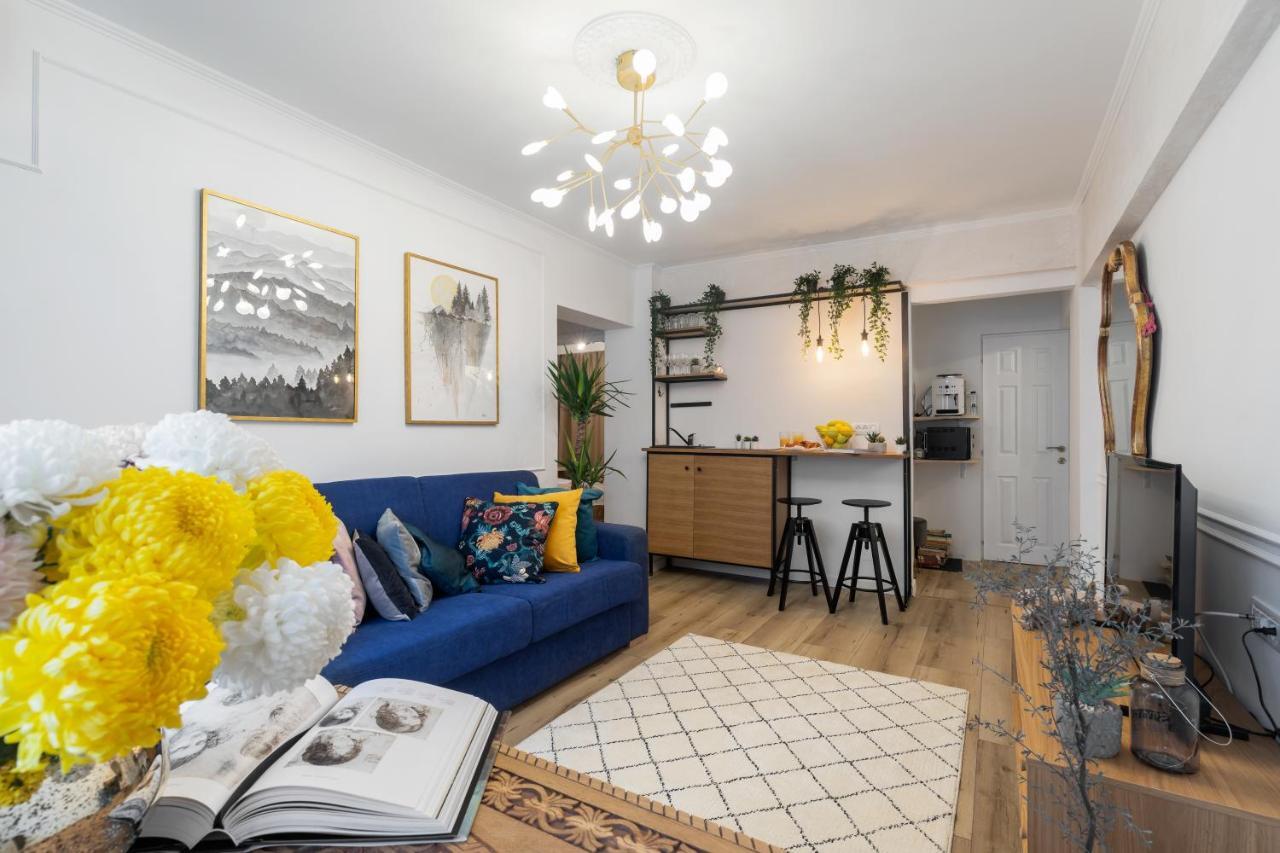 Eclectic 3 Bedroom Calea Victoriei By Urbanesq Bukarest Exteriör bild